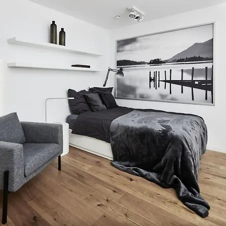Criston - Homely 16 توبنجن