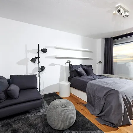 Criston - Homely 16 * توبنجن